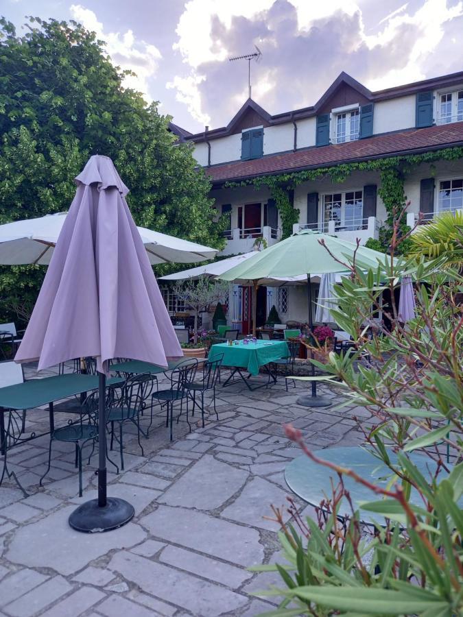 Auberge Des Chasseurs Échenevex Eksteriør bilde