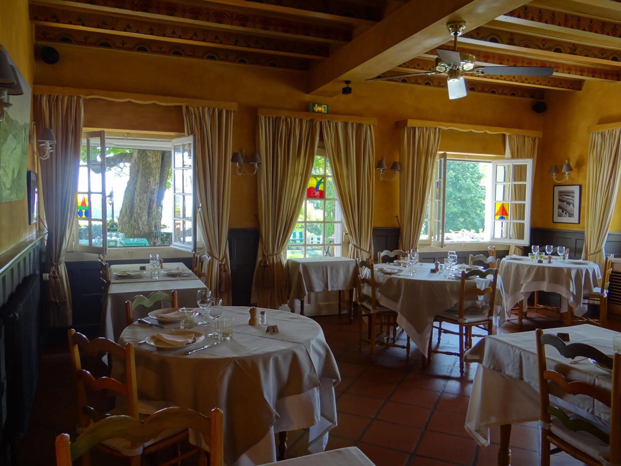 Auberge Des Chasseurs Échenevex Eksteriør bilde